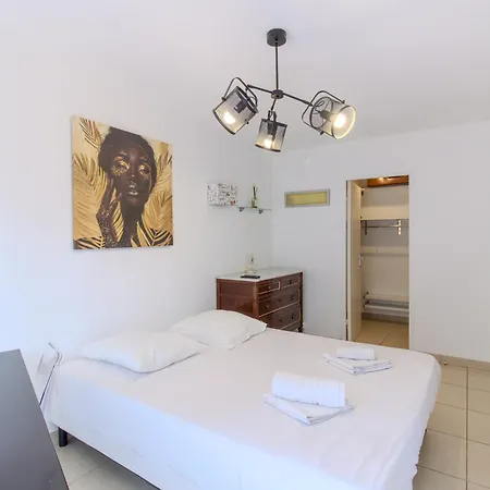 Delmas 3 3 Spacieux Avec Grande Terrasse