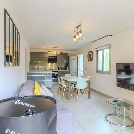 Appartement Delmas 3 3 Spacieux Avec Grande Terrasse Antibes