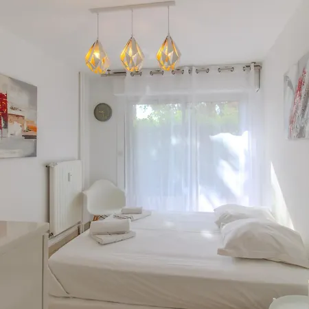 Delmas 3 3 Spacieux Avec Grande Terrasse Appartement Antibes