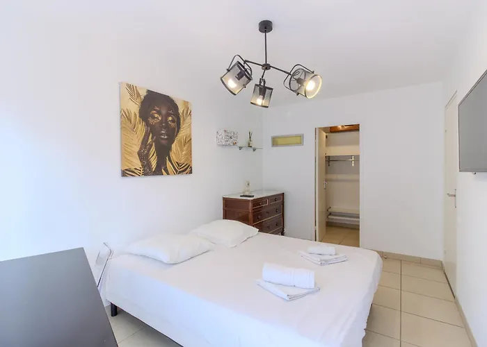 Delmas 3 3 Spacieux Avec Grande Terrasse