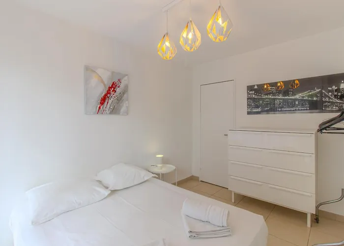 Lejlighed Delmas 3 3 Spacieux Avec Grande Terrasse