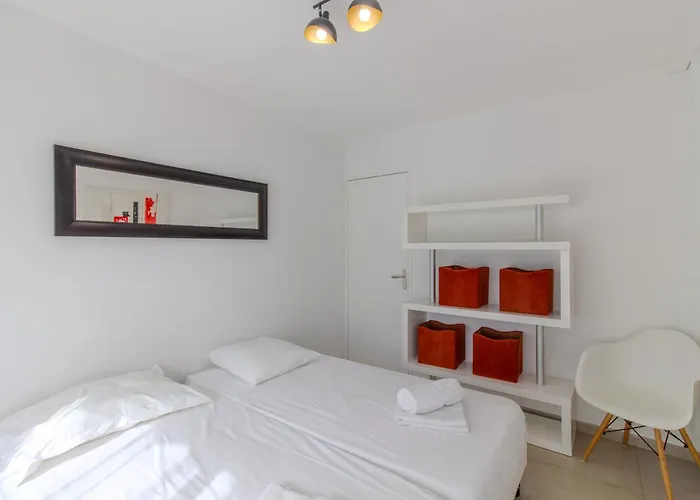 Daire Delmas 3 3 Spacieux Avec Grande Terrasse Antibes