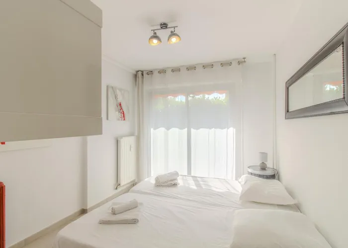 Delmas 3 3 Spacieux Avec Grande Terrasse *